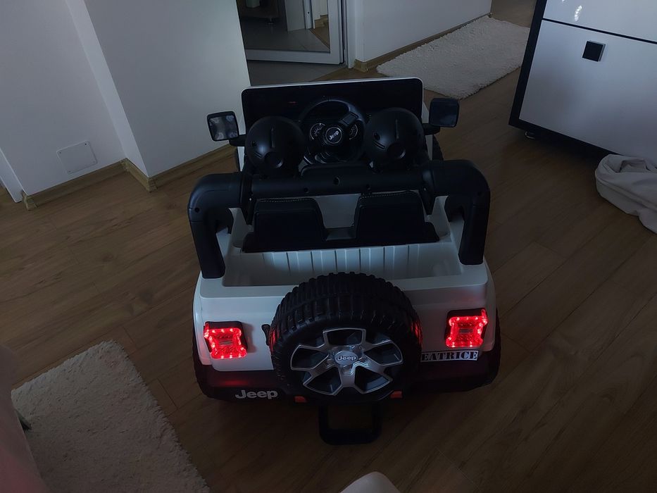 Masinuta electrica 4x4 Jeep Wrangler RUBICON