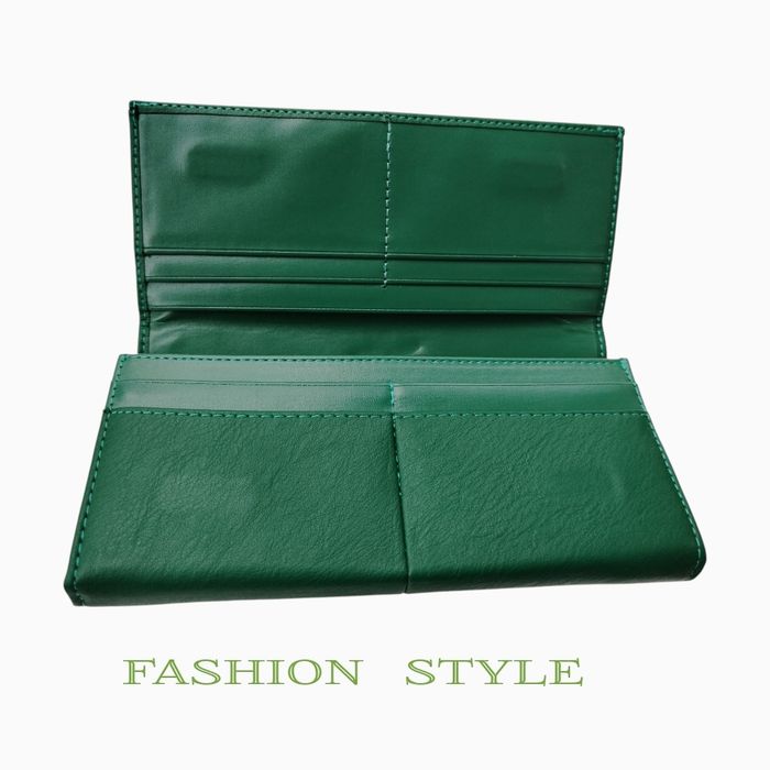 Дамски елегантен портфейл с магнитно закопчаване в розов и зелен цвят