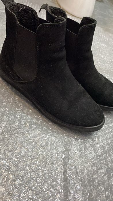 Отдам даром кожаную обувь 36 размера