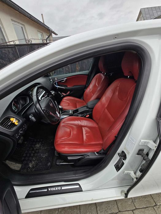 Model unicat VOLVO V40 1.9 2013