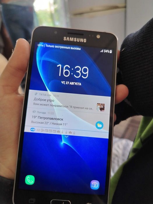 Продам самсунг j5 2016