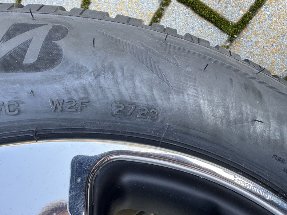 Roți complete de iarnă Bridgestone 225/60/R17