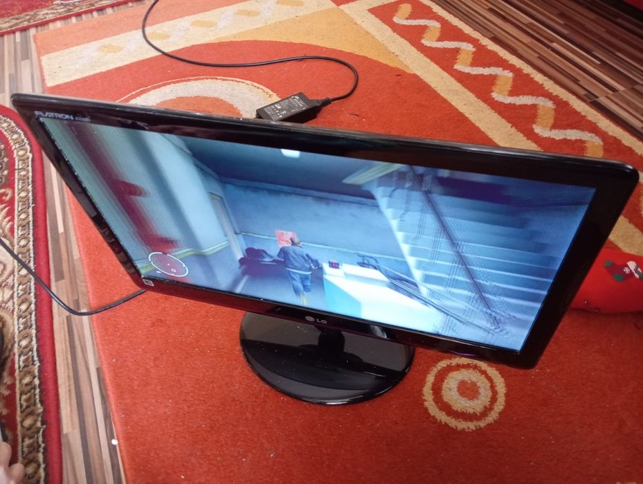 Monitor led LG 21.5" e2250v