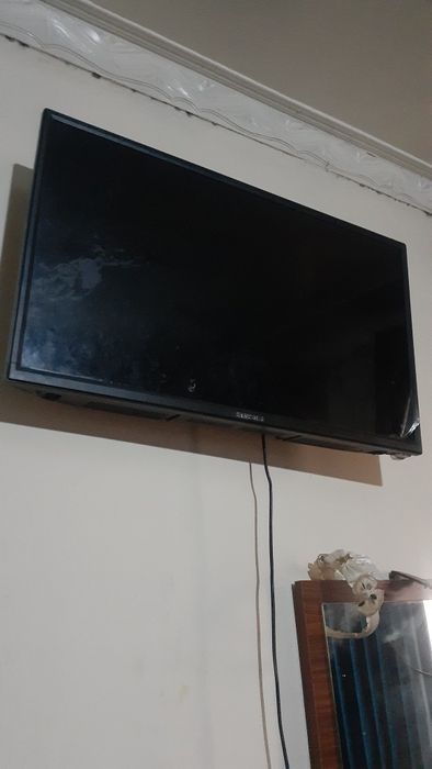 2 ta televizor sotiladi Smart va oddiy