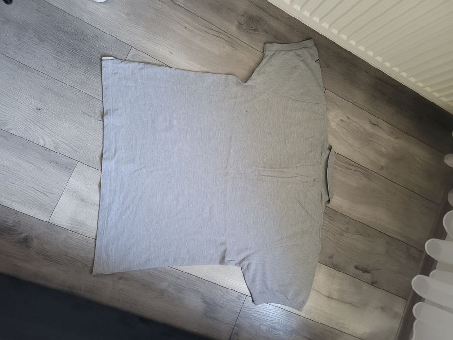 Vând tricou nike