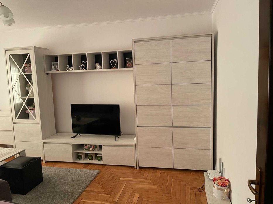 Inchiriez apartament 3 camere.