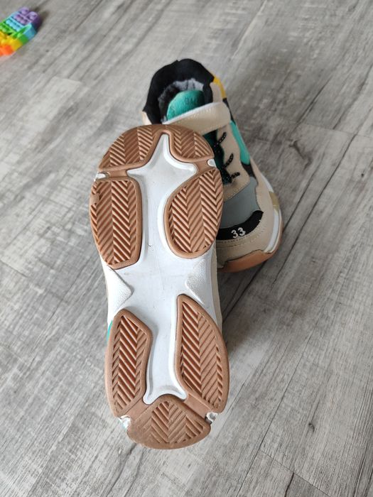 Продам кросовки демисезонные