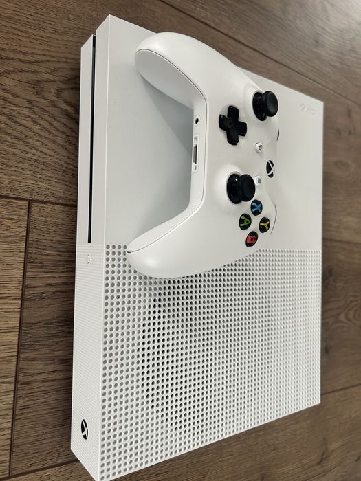 Xbox One S  1 TB