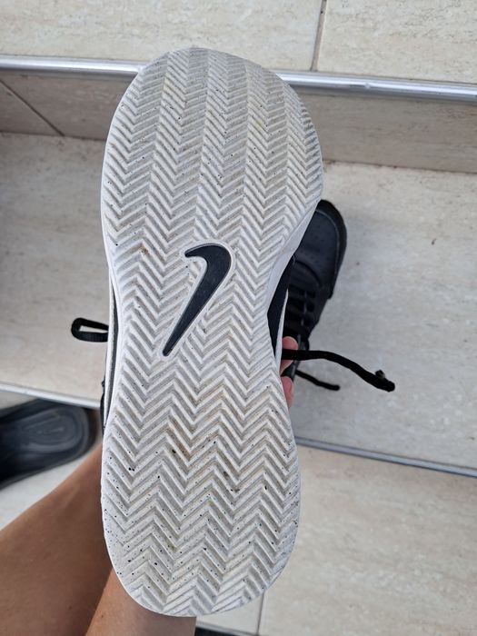 Маратонки кожени Nike