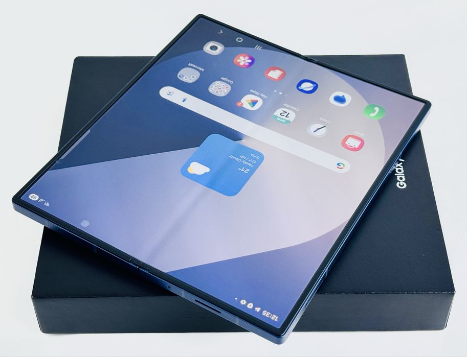 Samsung Galaxy Z Fold 6 5G 256GB 12RAM Navy Перфектен! Гаранция!