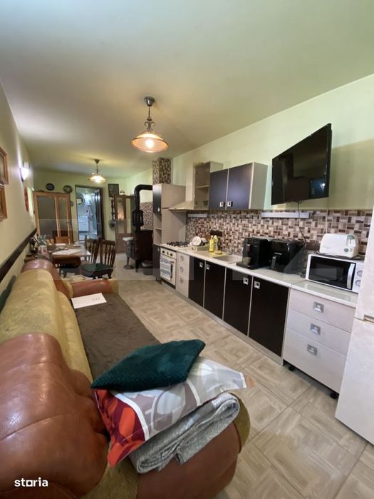 Casa de vanzare, 3 camere, 150 mp, 3.687 mp teren - Livezile
