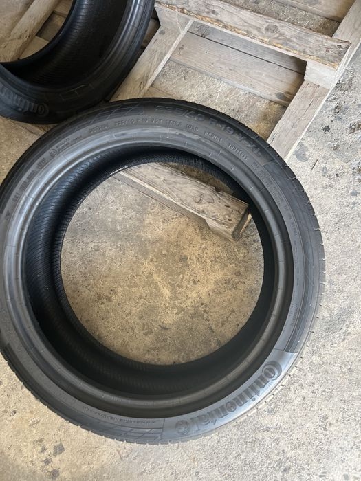 2 anvelope vara 235/40/19 Continental !