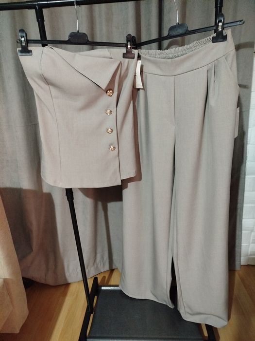 Дамски комплект в черно, жълто, синьо,бежаво