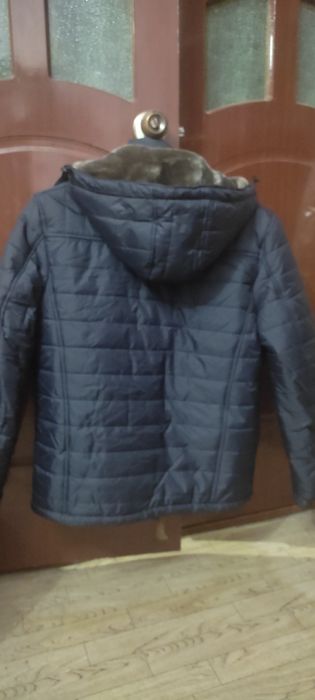 продам зимнюю куртку
