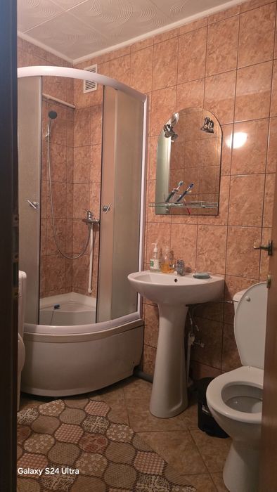 Închiriez garsoniera