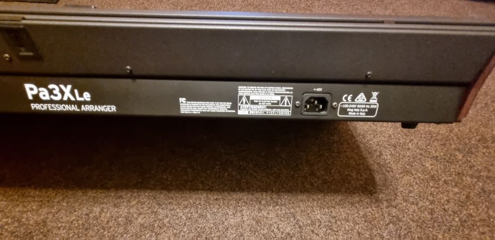 Vand Orga KORG Pa3XLe