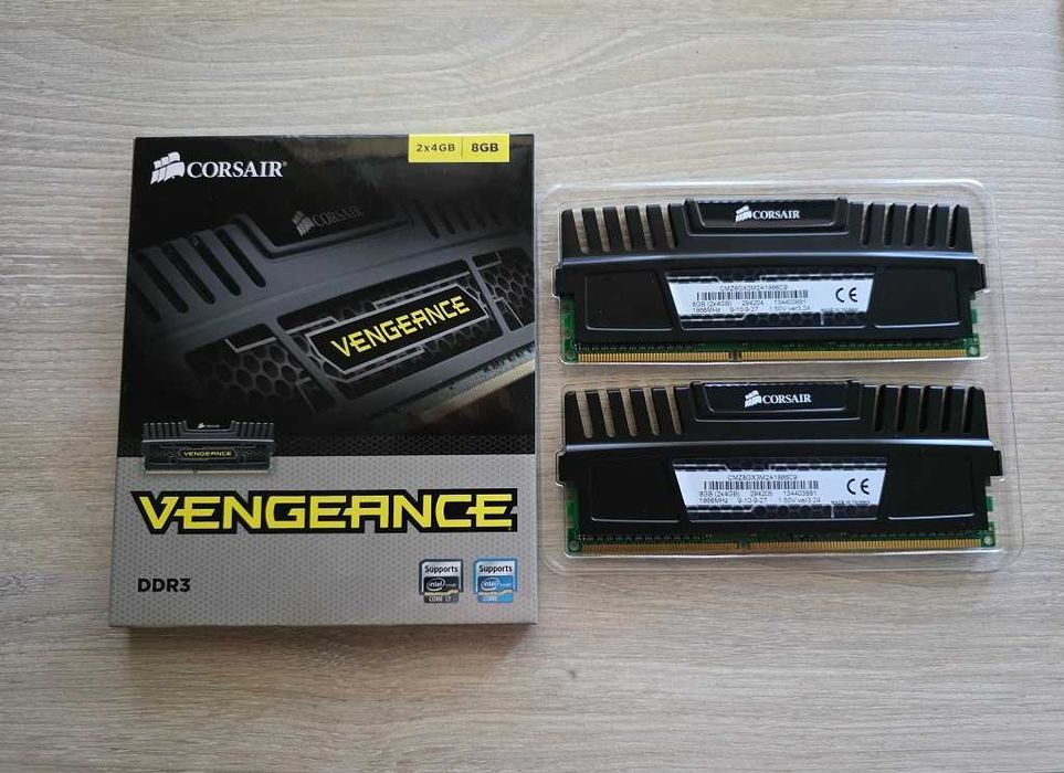 Рам памет Corsair Vengeance 8GB 2x4GB DDR3 1866MHz