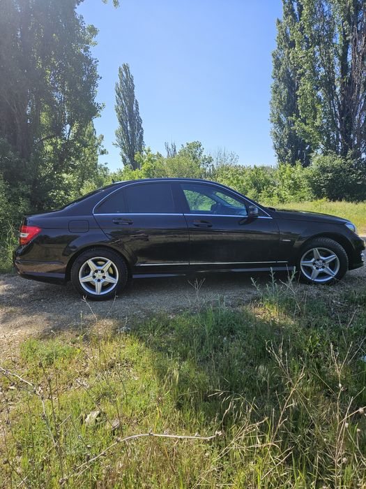 Vând Mercedes C250