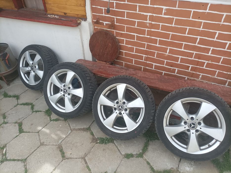 Мерцедес Джанти 17ки с зимни гуми