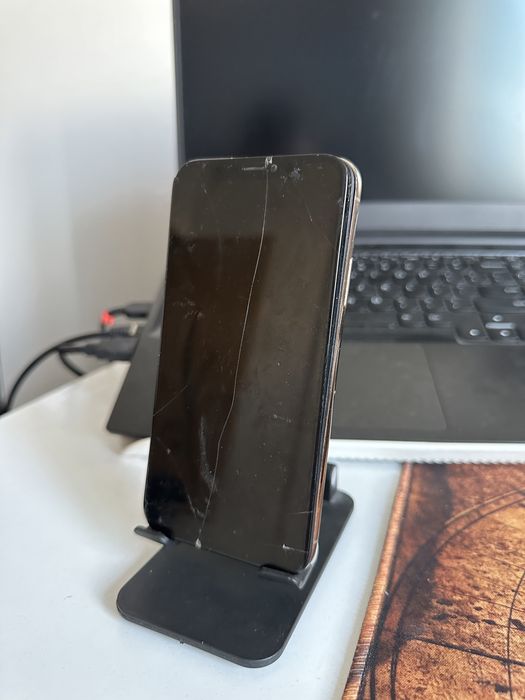 iPhone XS - Defect / Pentru piese sau reparat (baterie si display)