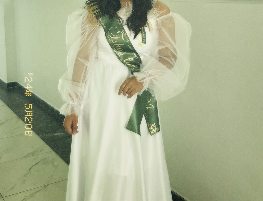 продается платье новый