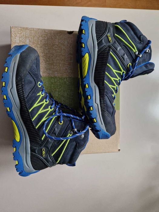 Bocanci trecking CMP  goretex, impermeabili, in stare perfecta, M. 40