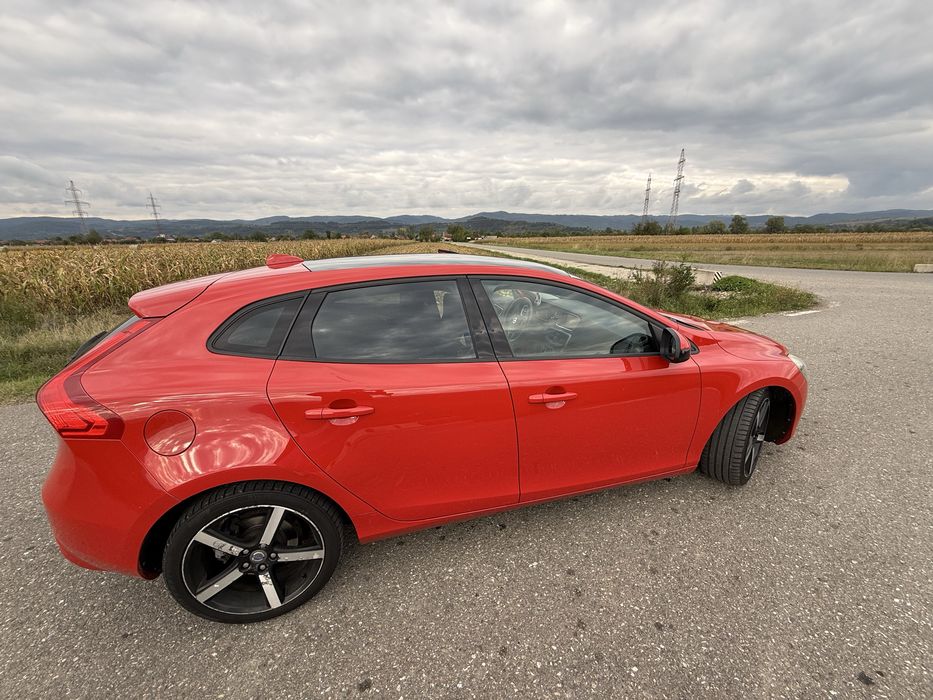 VOLVO V40 2013 — imagine 3