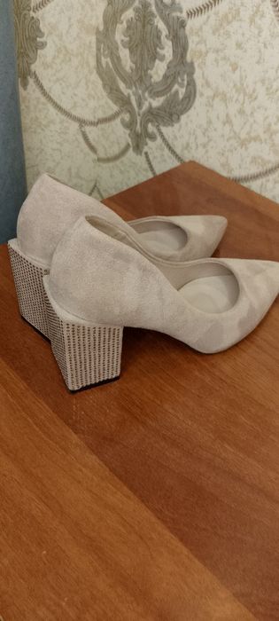 Ayol va qizlar uchun kastyum va Tufli xolati yaxshi