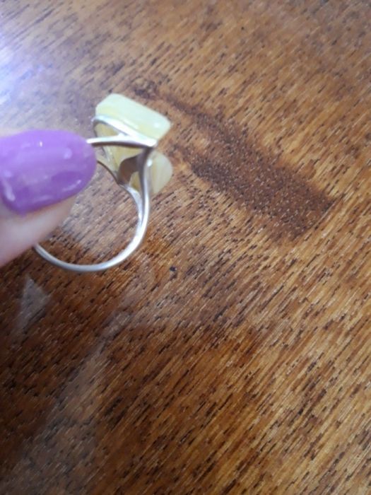 Кольцо с натуральным янтарем