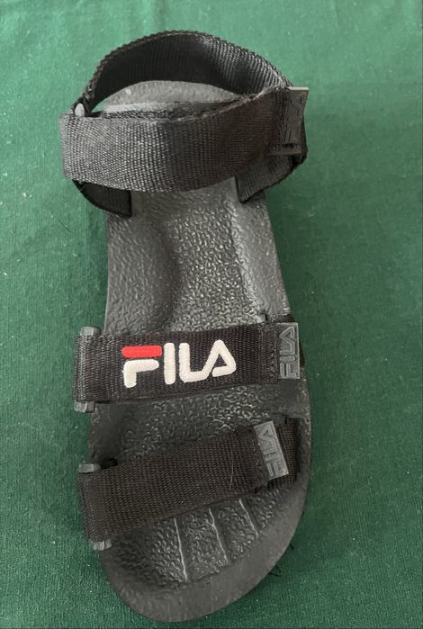 Sandale usoare, confortabile, cu talpa plata, benzi cu scai de la Fila, marimea 40