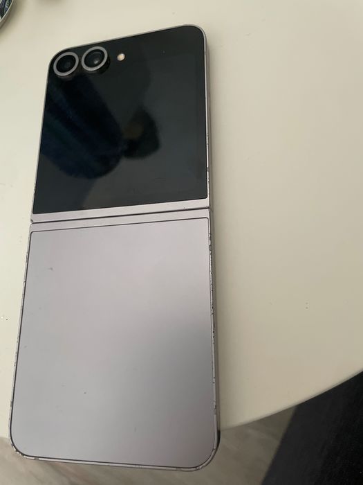 Vând Samsung flip 5 pentru piese