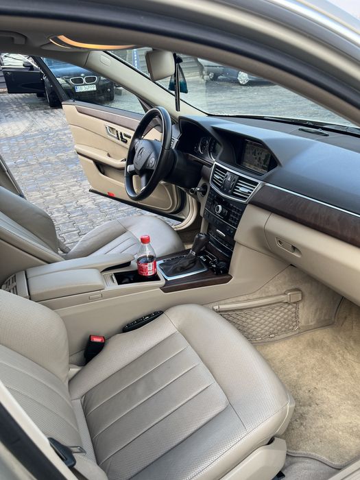 Mercedes-Benz E 220CDI W212