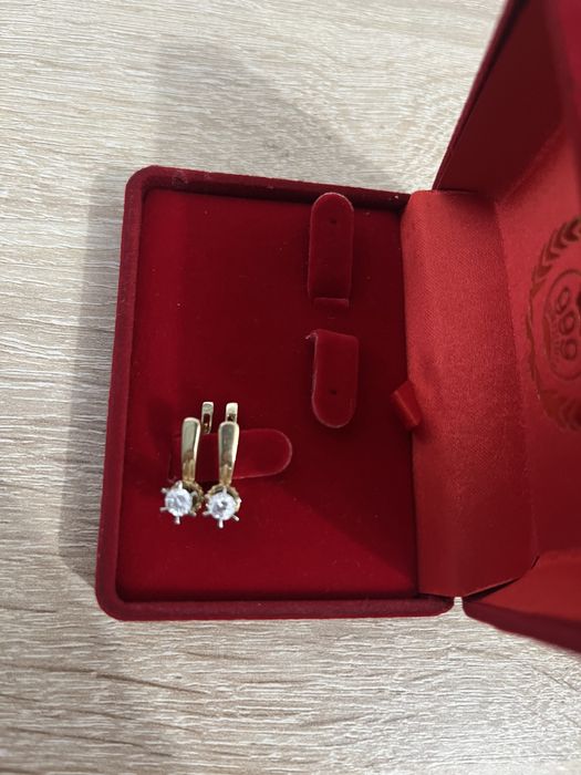 Золото. Золотые серьги 4,45 гр.