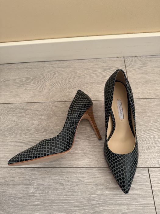 Calvin Klein  pantofi 37  9cm