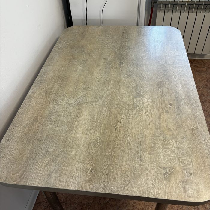 Продам кухонный стол