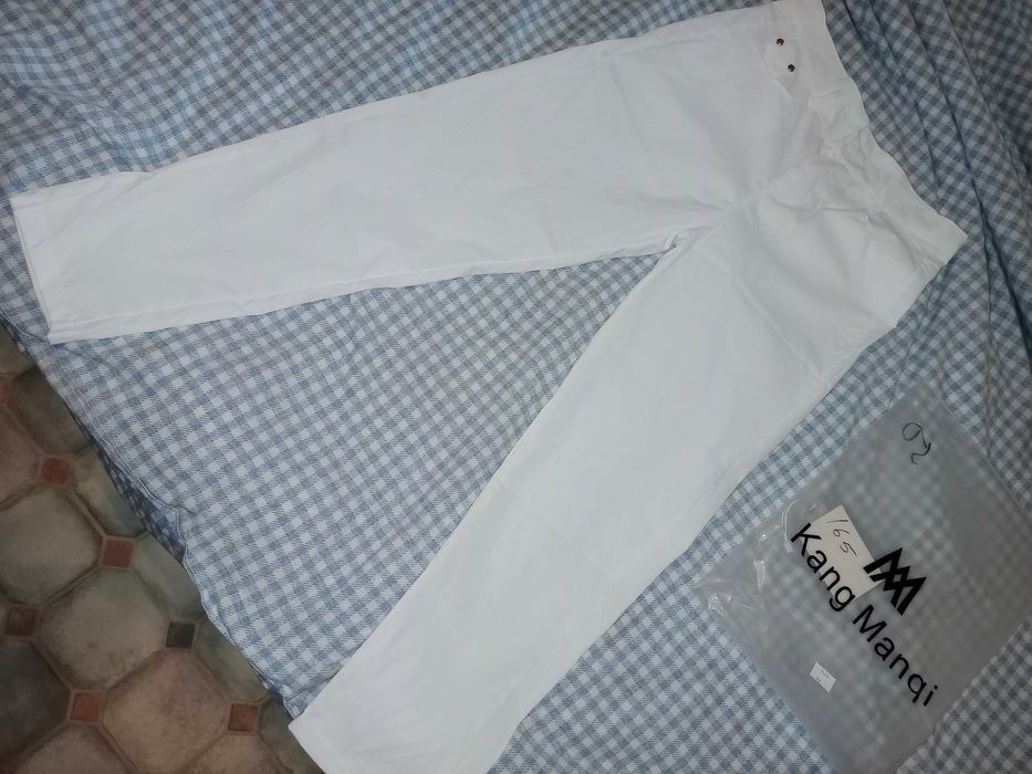 Джинсы белые стандартный размер