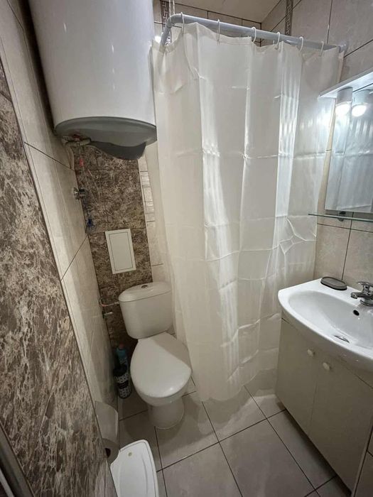 Дава се под наем Тристаен апартамент в Варна, Център - 62 кв.м за 562 € - Снимка #12