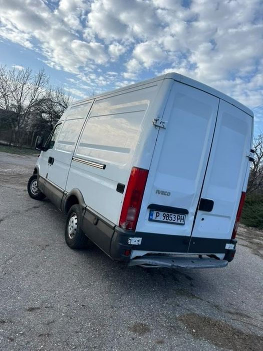 Продавам бус Iveco 35c12