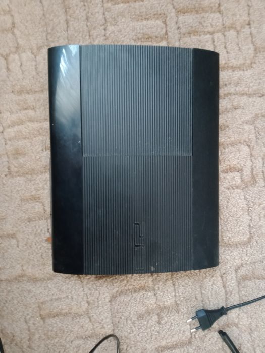 PS 3 в хорошем состояние нет геймпадов