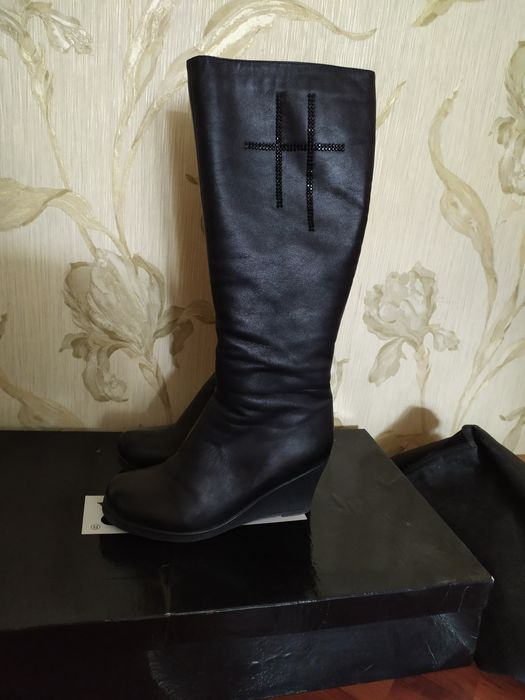 Сапоги новые зимние(цигейка) и демисизонные. Кожаные. Натуральный мех.