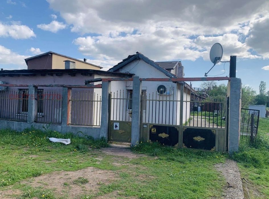 къща за продаване в София жк надежда 3