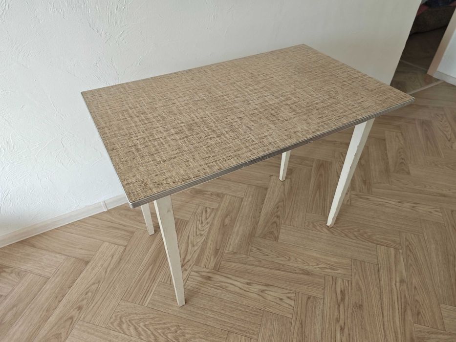 Стол 100-60 см станция метро Москва