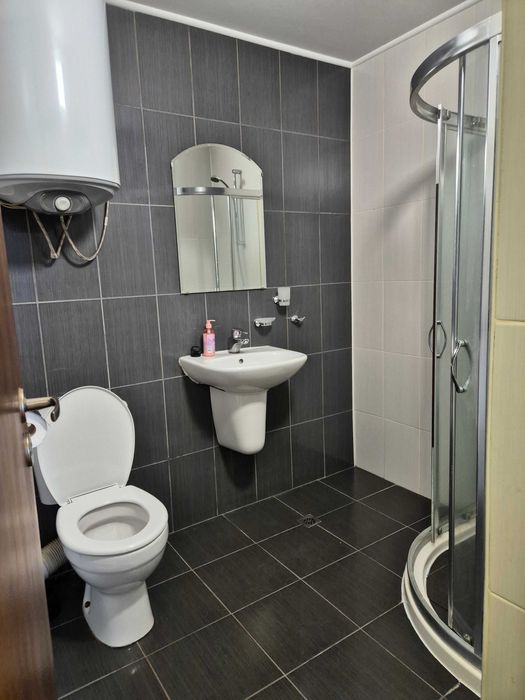 Продавам тристаен южен апартамент в гр.Велико Търново