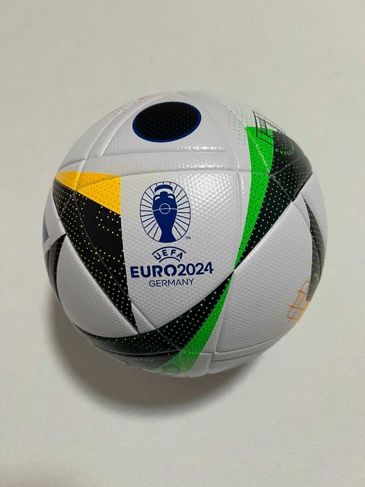 Официална футболна топка Adidas от Финала на EURO 2024