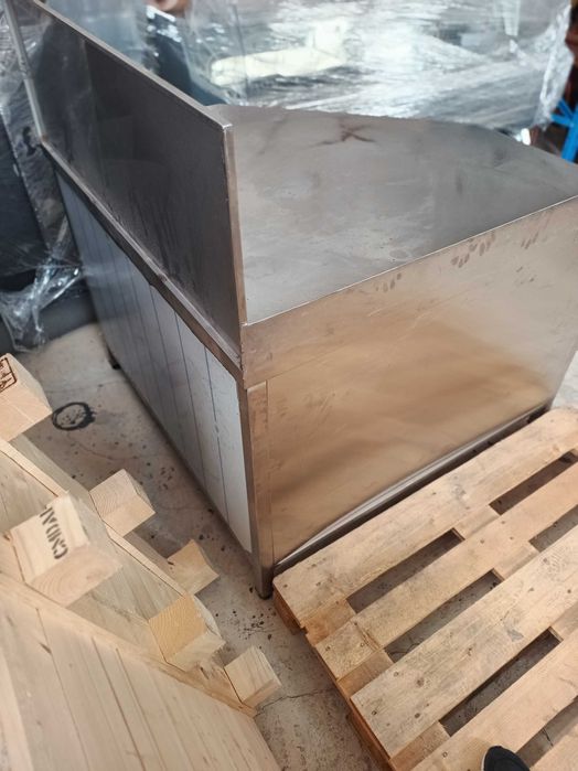 Кухненска маса от неръждаема стомана