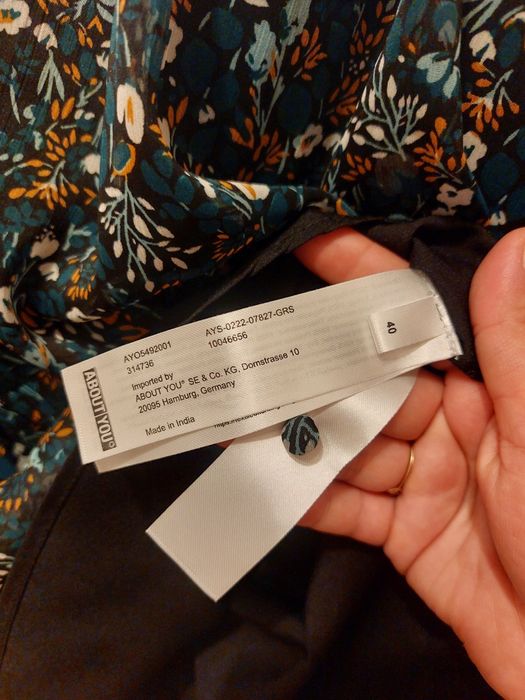 Дамска рокля на цветя размер М