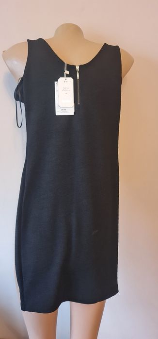 Нова черна еластична рокля Бершка