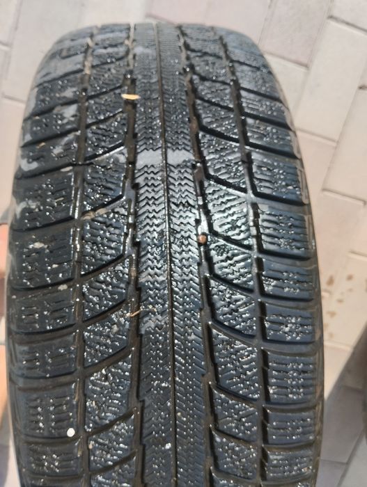 Автошина от Лексуса 245*55*R19