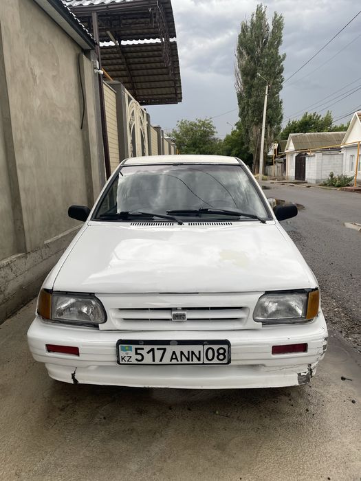 Машина Kia praid 1995 года