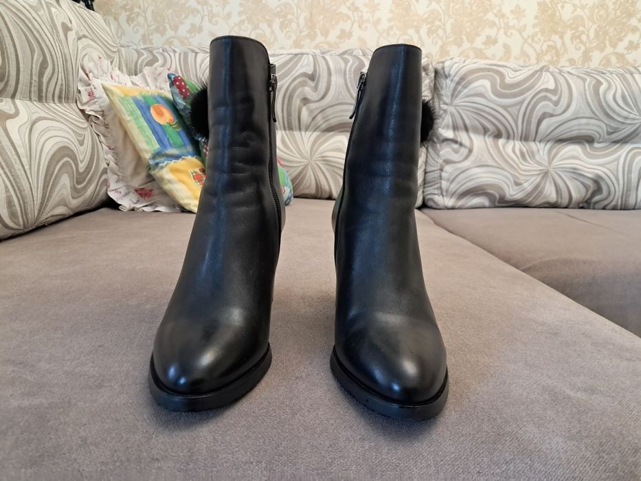 Продам кожаные сапоги